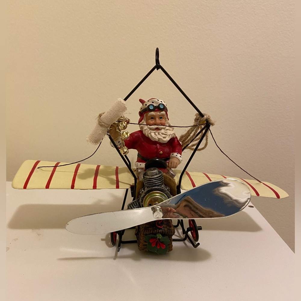 RARE- Brand New-1997 Santa Flights of Fancy by Possible Dreams-very hard to find